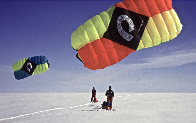 Icetrek-Polar-Expeditions-Kiting-across-